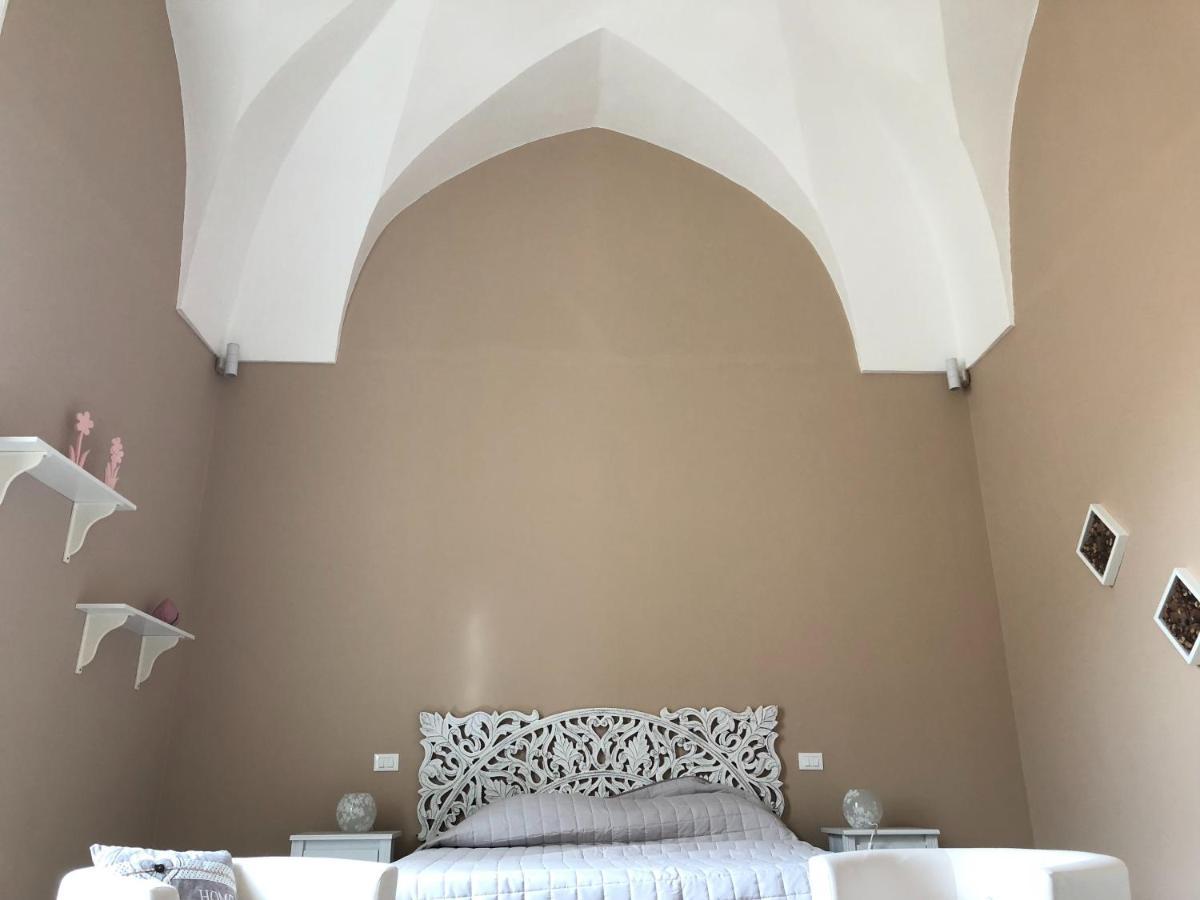 La Pigna Bianca Suites Lecce Bagian luar foto
