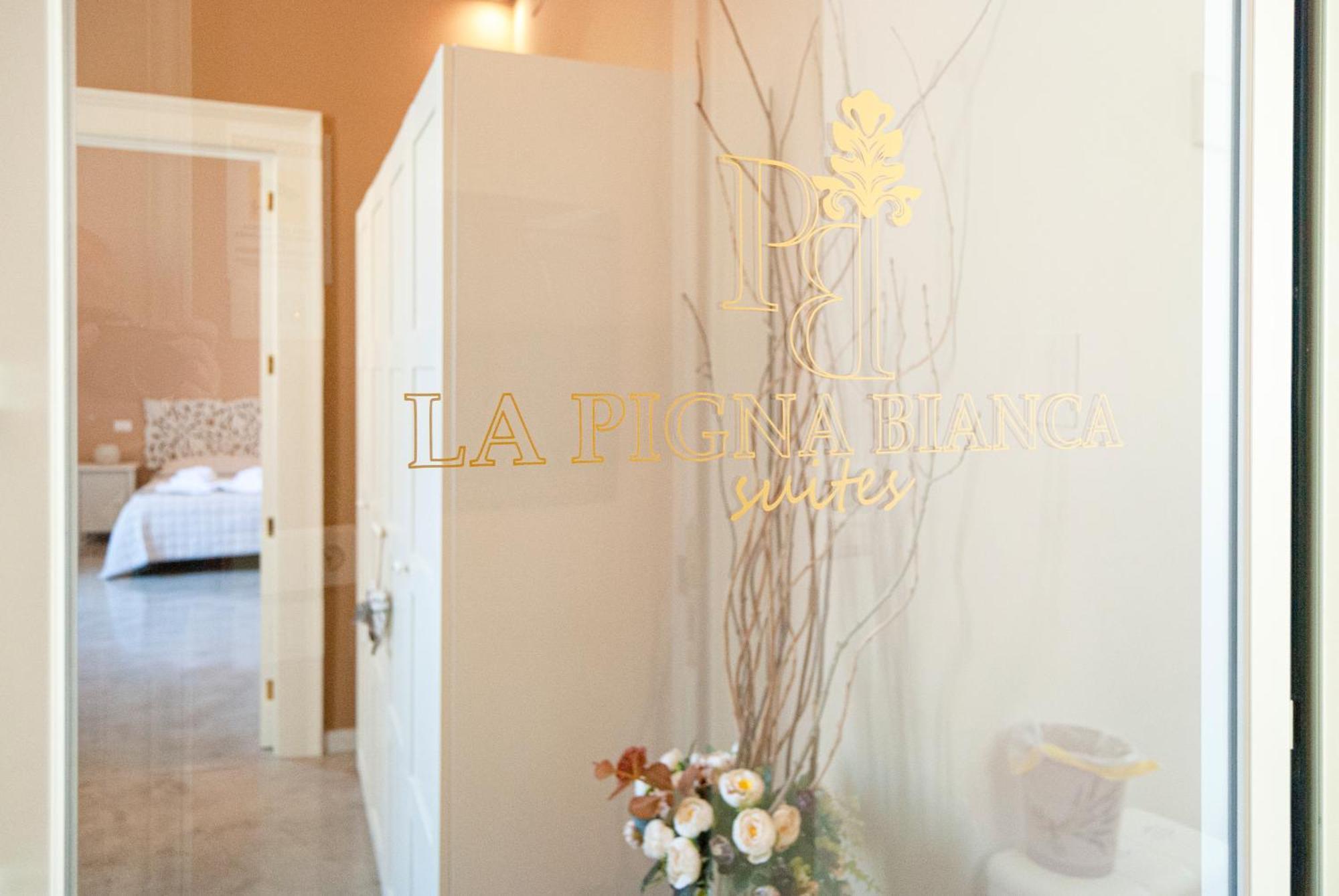La Pigna Bianca Suites Lecce Bagian luar foto